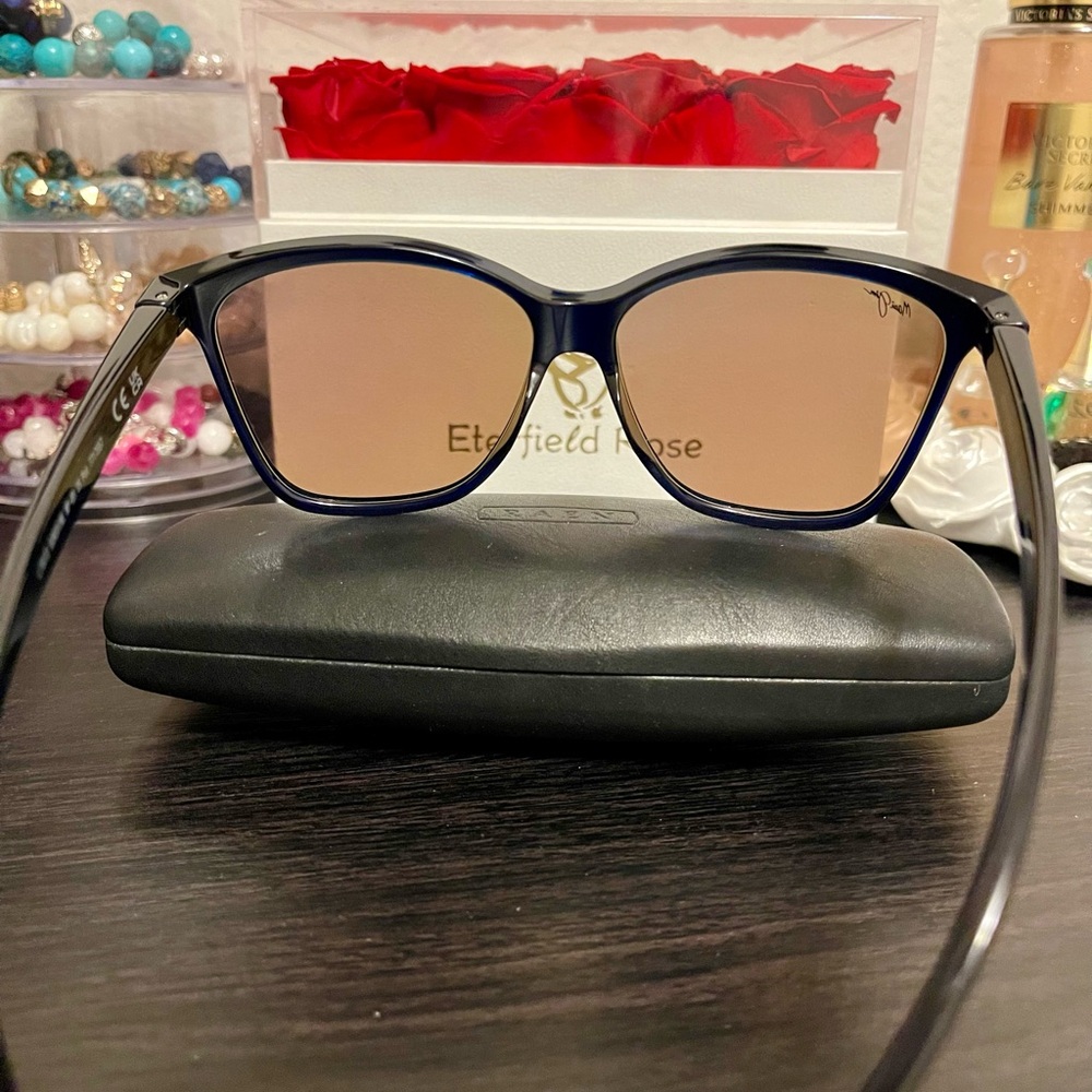 Maui Jim polarized Blue Sunglasses - Picture 4 of 9